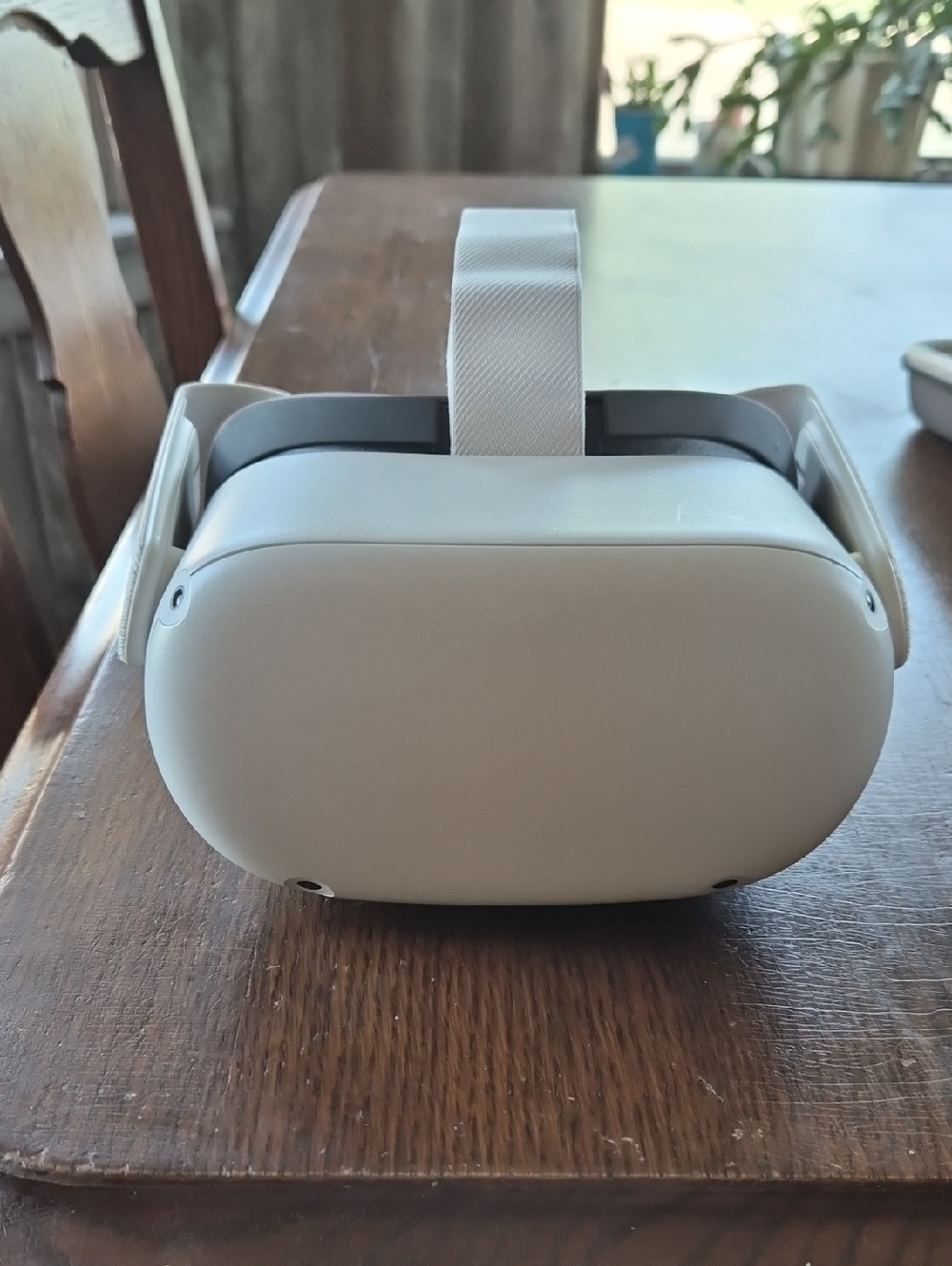 Oculus Light Gray Standalone VR Headset with White Strap